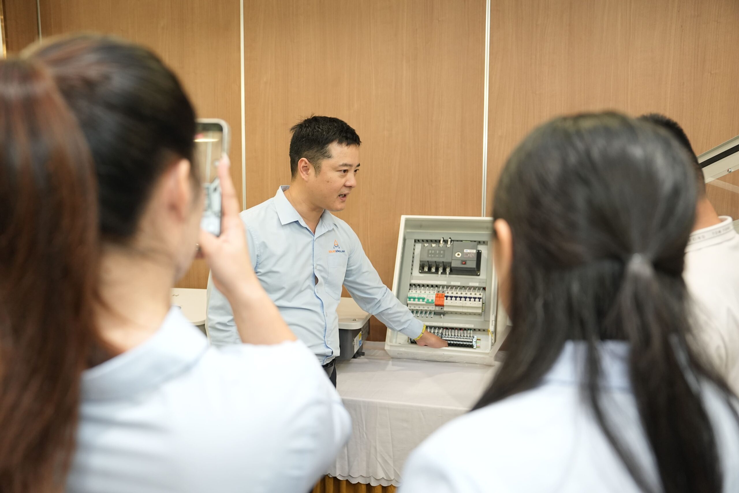 Đội ngũ Solar Sông Lam tại Workshop DAT